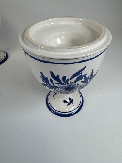 DESVRES.
Four covered medicine jars in blue...