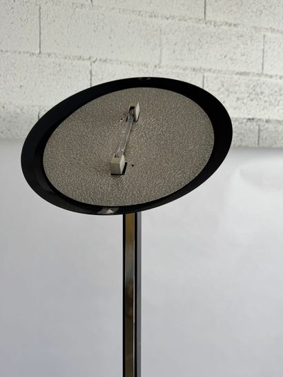 Square-section tubular floor lamp in lacquered...