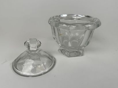 BACCARAT.
Moulded and pressed crystal covered...