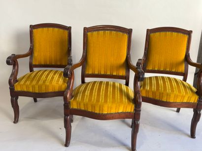Set of 4 mahogany and mahogany veneered armchairs,...
