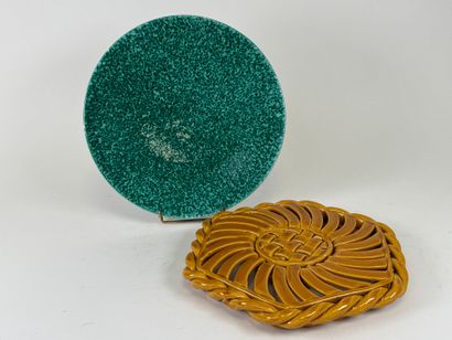 VALLAURIS.
Polychrome earthenware circular...