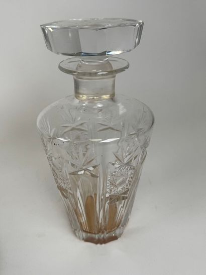 Set including :
- part of a glassware set...
