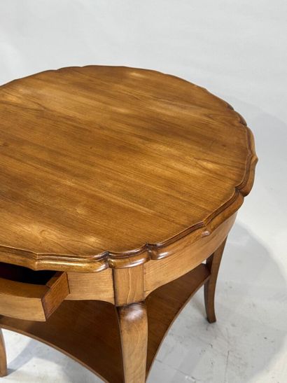 Curved pedestal table in molded wood, opening...