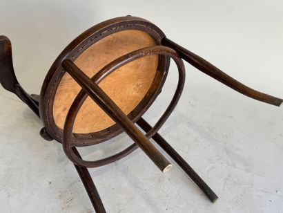 UNGVAR UNGARN
Bentwood armchair with solid...