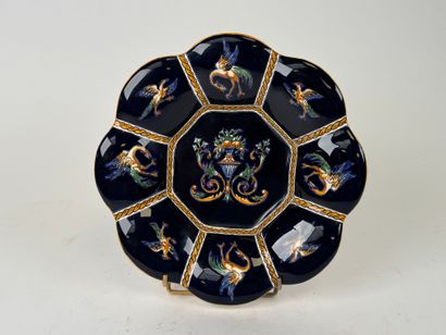 GIEN.
Small polychrome earthenware bowl with...
