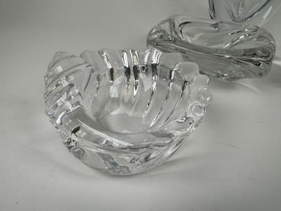 Moulded and pressed crystal lot including...