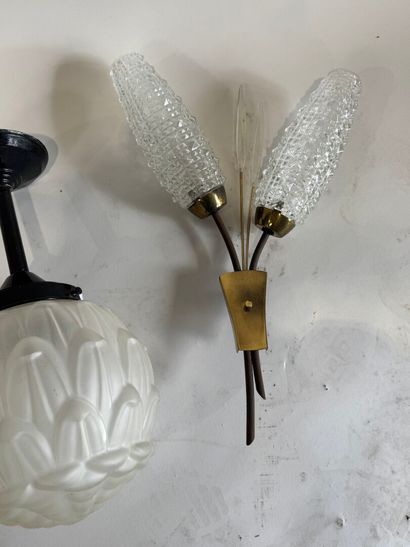 Set comprising:
- painted metal and glass...
