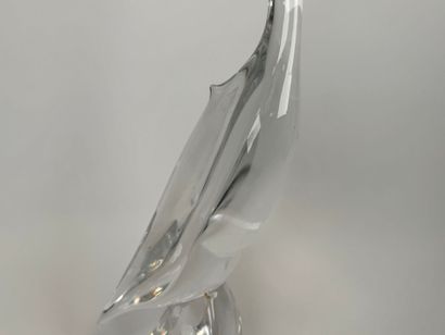 DAUM France.
Large bird in molded crystal.
H....