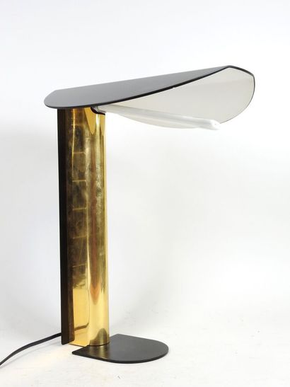 Modernist lamp in brass and black lacquered...