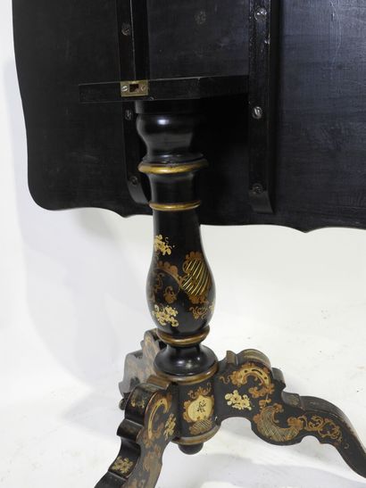 Tripod pedestal table in black lacquered...