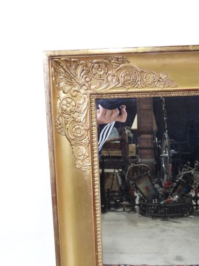 Rectangular wood and gilded stucco mirror...
