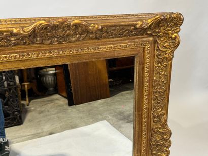 Rectangular gilded and carved wood mirror...