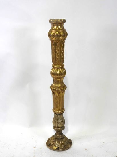 Decorative element in carved and gilded wood...