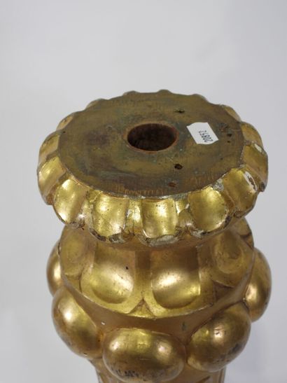 Decorative element in carved and gilded wood...