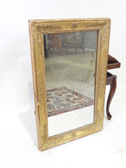 Rectangular wood and gilded stucco mirror...