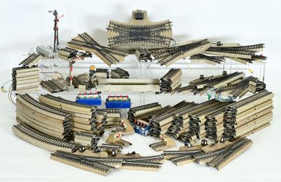 MÄRKLIN HO, ensemble de plus de 150 voies...