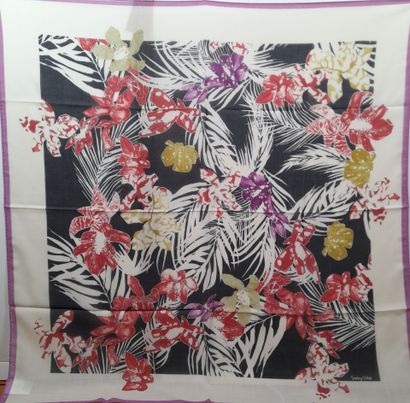 SEE BY CHLOE.
Wool, viscose and polyamide...