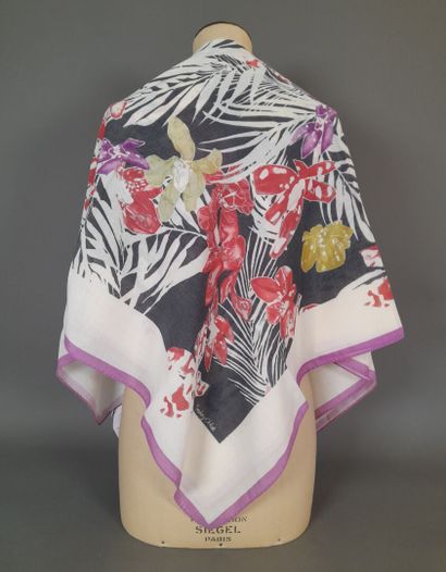 SEE BY CHLOE.
Wool, viscose and polyamide...