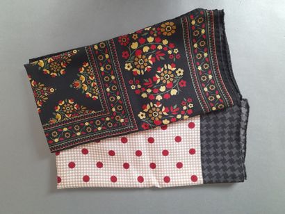 VINCENT MIOZZA.
Lot including: 
- Wool blend...