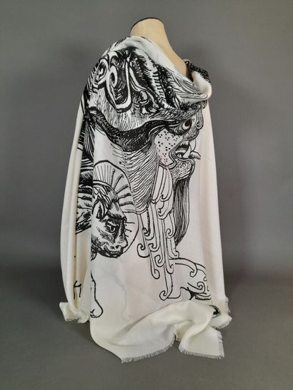 Fringed cashmere and silk stole decorated...