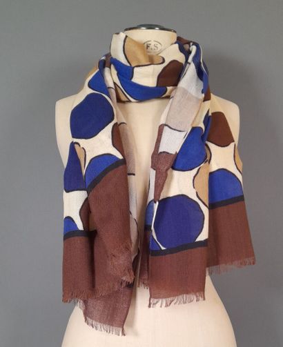 Lot including: 
- Fringed wool and silk herringbone...