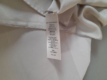 BURBERRY ENGLAND, LONDON.
Silk scarf decorated...