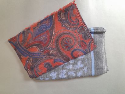 FAIRFAX.
Lot including: 
- Fringed wool and...