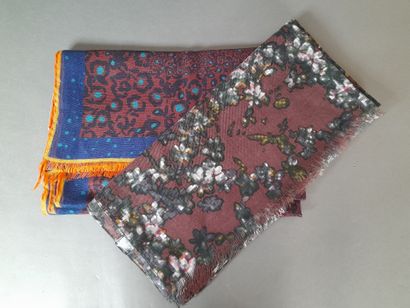 KENZO.
Fringed wool-blend scarf decorated...