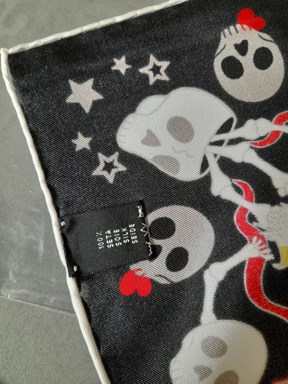 ALEXANDRE MCQUEEN.
Silk twill square decorated...