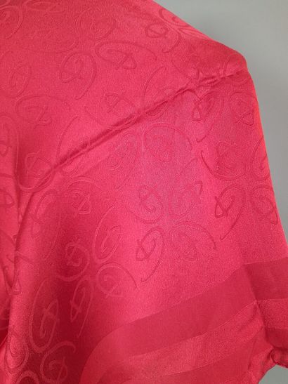 DISNEY FASHION.
Red silk square decorated...