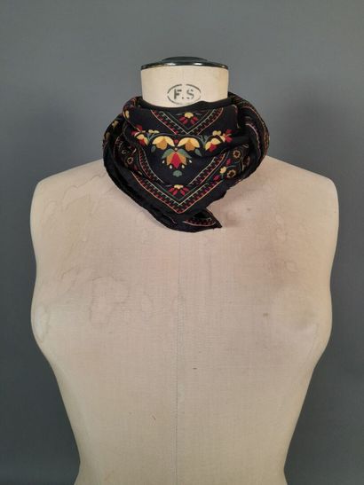 VINCENT MIOZZA.
Lot including: 
- Wool blend...