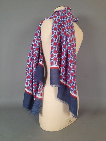 Lot including: 
- Fringed wool and silk herringbone...