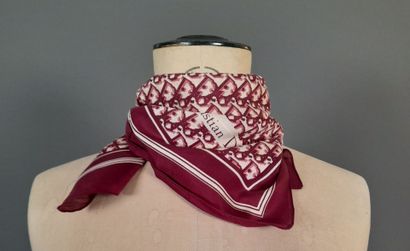 CHRISTIAN DIOR, PARIS.
Silk square or clutch...
