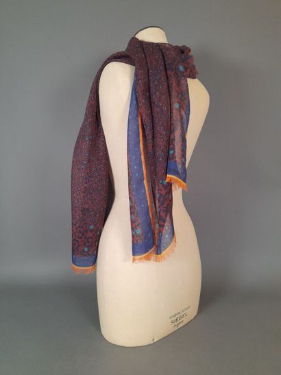 KENZO.
Fringed wool-blend scarf decorated...