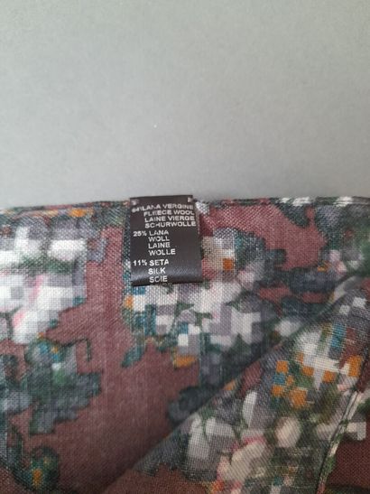 KENZO.
Fringed wool-blend scarf decorated...