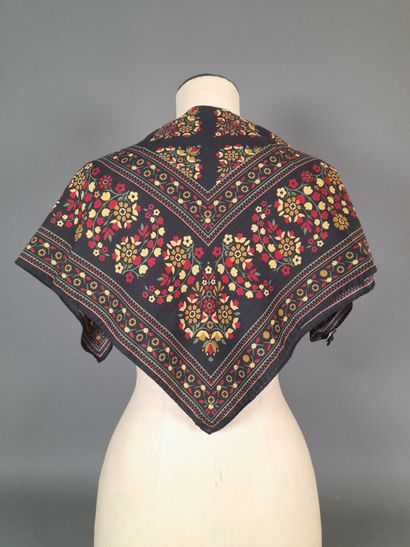 VINCENT MIOZZA.
Lot including: 
- Wool blend...