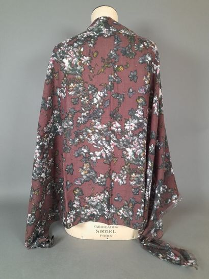 KENZO.
Fringed wool-blend scarf decorated...