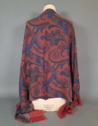FAIRFAX.
Lot including: 
- Fringed wool and...