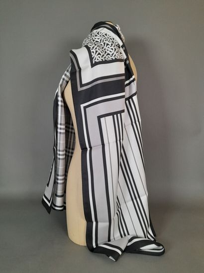 BURBERRY ENGLAND, LONDON.
Silk twill scarf...