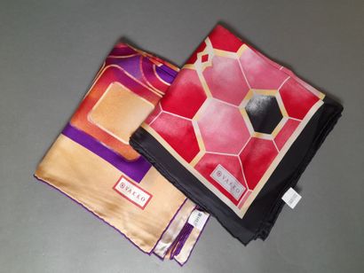VAKKO.
Set of two squares in silk twill with...