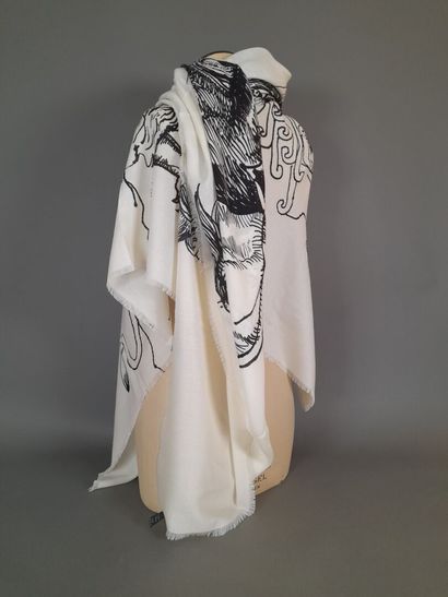 Fringed cashmere and silk stole decorated...
