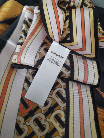 BURBERRY ENGLAND, LONDON.
Silk twill square...