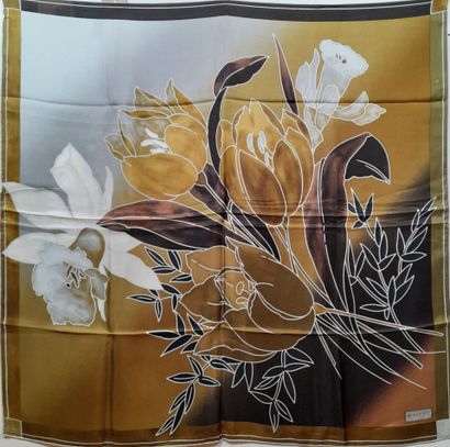 VAKKO.
Silk twill square decorated with stylized...