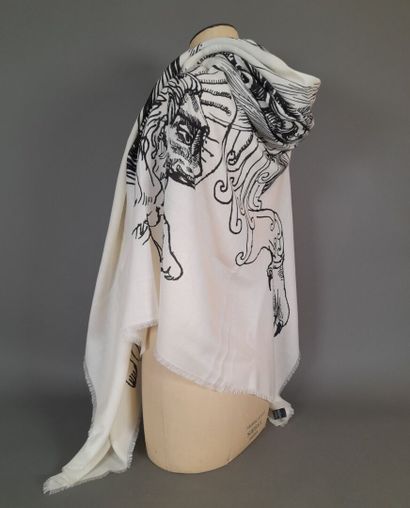 Fringed cashmere and silk stole decorated...