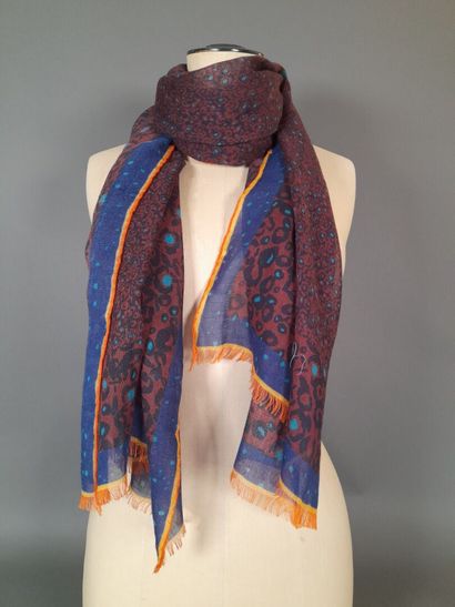 KENZO.
Fringed wool-blend scarf decorated...