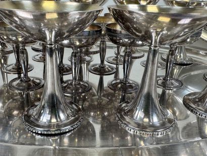 Silver-plated champagne service comprising...