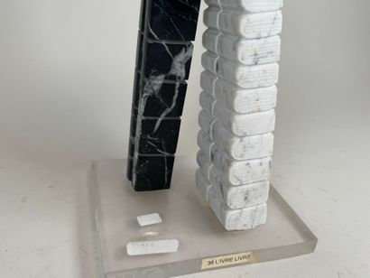 School, XXth.
IVRE LIVRE.
Two-tone marble...