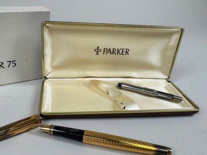 PARKER.
Gilt silver or vermeil fountain pen,...