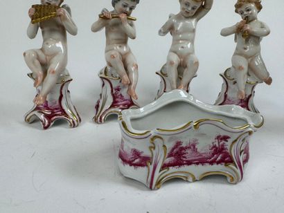 CAPODIMONTE. 
4 small subjects and a small...