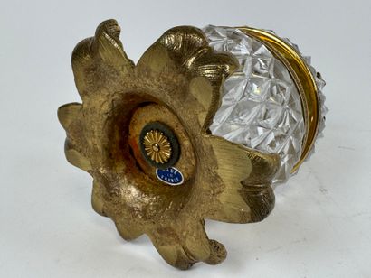 Pineapple-shaped bonbonnière in cut crystal,...